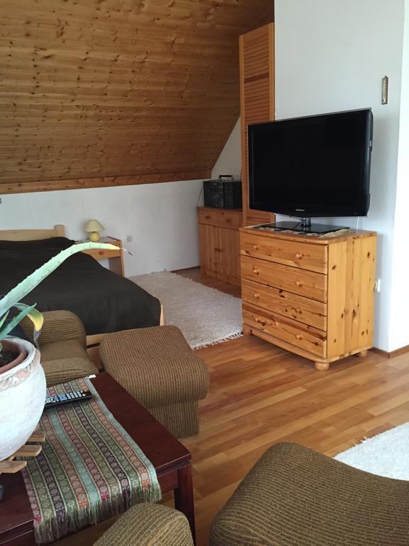 Siraly Apartman Balatonfůzfő Zimmer foto