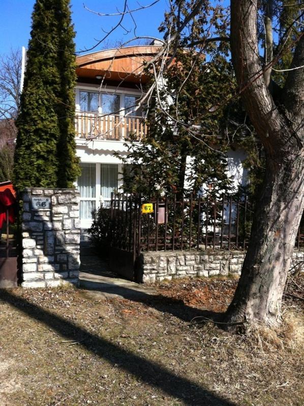 Siraly Apartman Balatonfůzfő Exterior foto